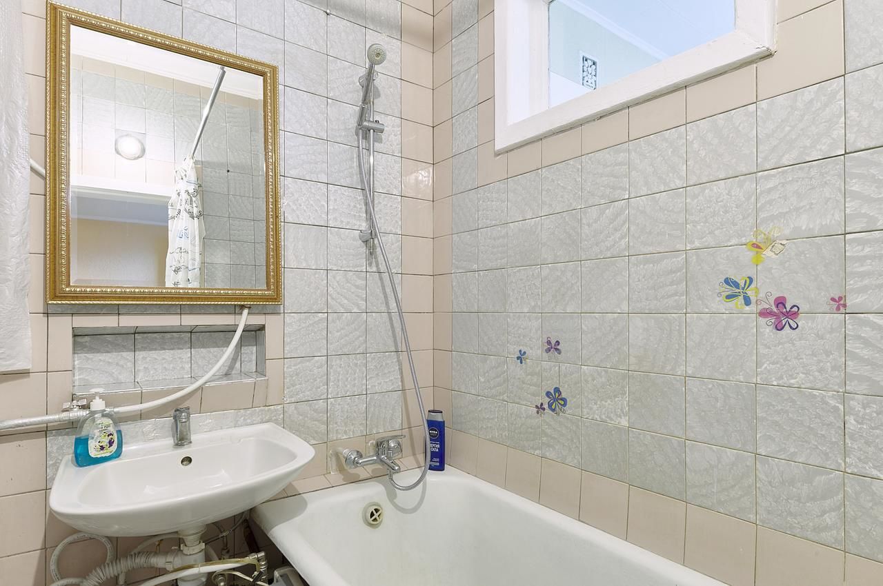 Апартаменты Hospitalna Street 2, Apartment in the CENTER - PALASE OF SPORT Киев-14