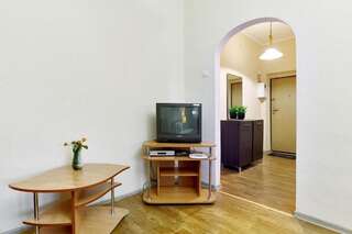 Апартаменты Hospitalna Street 2, Apartment in the CENTER - PALASE OF SPORT Киев Апартаменты-25