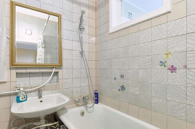 Апартаменты Hospitalna Street 2, Apartment in the CENTER - PALASE OF SPORT Киев-13