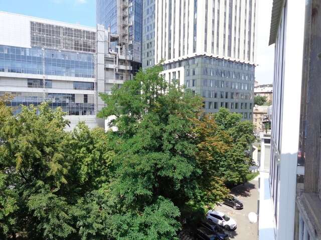 Апартаменты Hospitalna Street 2, Apartment in the CENTER - PALASE OF SPORT Киев-16